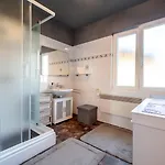 Badi * Малинска
